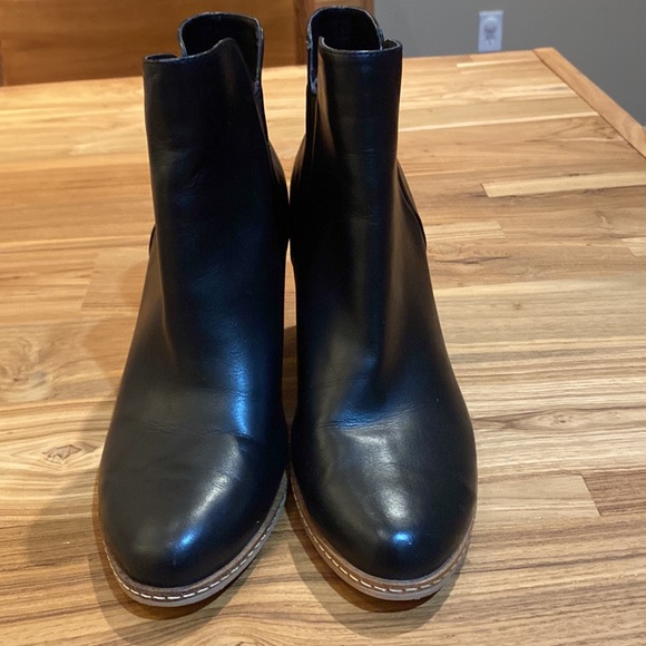 I Love Billy Ankle Booties - Picture 2 of 7